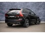 Volvo XC60 2.0 Recharge T6 AWD R-Design | Trekhaak | 21" | Adaptieve Cruise Control | Donker Glas | Stoel en Stuurverwarming | 360 Camera | Panoramadak |