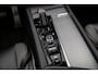 Volvo XC60 2.0 Recharge T6 AWD R-Design | Trekhaak | 21" | Adaptieve Cruise Control | Donker Glas | Stoel en Stuurverwarming | 360 Camera | Panoramadak |