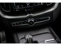 Volvo XC60 2.0 Recharge T6 AWD R-Design | Trekhaak | 21" | Adaptieve Cruise Control | Donker Glas | Stoel en Stuurverwarming | 360 Camera | Panoramadak |