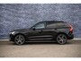 Volvo XC60 2.0 Recharge T6 AWD R-Design | Trekhaak | 21" | Adaptieve Cruise Control | Donker Glas | Stoel en Stuurverwarming | 360 Camera | Panoramadak |