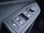 Volkswagen Golf 1.5 TSI Life Business | Met o.a. adaptive cruise control, keyless-start, PDC voor en achter en digitaal dashboard!