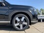 Hyundai Santa Fe 1.6 T-GDI HEV Premium 7p. Nieuw model! Full Hybride met Navigatie, Leder en 7 Persoons Uit voorraad leverbaar!