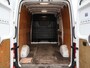 Volkswagen Crafter 35 2.0 TDI 140 PK L3H3 + 3000 KG TREKHAAK + NAVIGATIE / CAMERA / DAB / APPLE CARPLAY