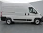Peugeot Boxer L2H2 Zwaar 3.5t 140 pk | Parkeersensoren Voor en Achter | Airco | Trekhaak | Zijschuifdeur Rechts | LED Dagrijverlichting | Mistlampen Voor | Volwaardig Reservewiel |