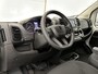 Peugeot Boxer L2H2 Zwaar 3.5t 140 pk | Parkeersensoren Voor en Achter | Airco | Trekhaak | Zijschuifdeur Rechts | LED Dagrijverlichting | Mistlampen Voor | Volwaardig Reservewiel |