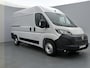 Peugeot Boxer L2H2 Zwaar 3.5t 140 pk | Parkeersensoren Voor en Achter | Airco | Trekhaak | Zijschuifdeur Rechts | LED Dagrijverlichting | Mistlampen Voor | Volwaardig Reservewiel |