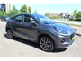 Ford Puma 1.0-125pk EcoBoost Hybrid Titanium. Garantie t/m 21-05-2027 ! Slechts 14.750km ! Volautm. airco, metallic lak, stoel-, stuur- en voorraamverwarming, navigatie, telefoonvoorbereiding, elektrische achterklep, cruise cntrl, keyless entry / keyless go etc.
