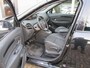 Renault Scenic 1.2 TCe Collection betreft een mooie, ruime, complete en zuinige auto.