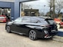 Peugeot 308 SW 1.2 Hybrid 145 PK GT Automaat | Panorama Schuif-Kanteldak | Afneembare trekhaak | Alcantara Massage Stoelen Elektrisch Verstelbaar | Navigatie | Digitaal Dashboard | 360 Graden Camera | Adaptieve Cruise Control | Dode Hoek detectie | Keyless Entry | Handsfree Kofferklep | Stoelverwarming | 18" PORTLAND Velgen