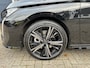 Peugeot 308 SW 1.2 Hybrid 145 PK GT Automaat | Panorama Schuif-Kanteldak | Afneembare trekhaak | Alcantara Massage Stoelen Elektrisch Verstelbaar | Navigatie | Digitaal Dashboard | 360 Graden Camera | Adaptieve Cruise Control | Dode Hoek detectie | Keyless Entry | Handsfree Kofferklep | Stoelverwarming | 18" PORTLAND Velgen
