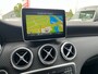 Mercedes-Benz A-klasse 180 Ambition|NWE APK|AMG|NAP|Carplay|Camera|Afn Trehaak|18" LM|Sportstoelen|Pdc V+A.
