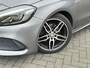 Mercedes-Benz A-klasse 180 Ambition|NWE APK|AMG|NAP|Carplay|Camera|Afn Trehaak|18" LM|Sportstoelen|Pdc V+A.