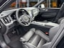Volvo XC60 T8 Recharge Ultimate Black Edition | 22" | Polestar Engineered Optimisation | Gelaagd glas | Getint glas
