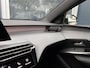 Peugeot e-5008 New | GT | Navigatie | Apple Carplay en Androidauto | Stoelverwarming | 7 persoons uitvoering | Airco | Alcantara stoelen |