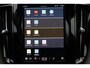 Volvo XC60 T6 Recharge AWD Plus Dark - LONG RANGE - Panorama/schuifdak - IntelliSafe Assist & Surround - 360° Camera - Harman/Kardon audio - Adaptieve LED koplampen - Verwarmde voorstoelen, stuur & achterbank - Parkeersensoren voor & achter - Elektr. bedienb. voorstoelen met geheugen - Draadloze tel. lader - Extra getint glas - 20' LMV