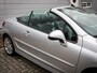 Peugeot 207 CC 1.6 VTi Griffe | Clima | Cruise | Leer | Stoelverwarming | 17 inch |