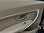 BMW 3-Serie Touring 316i High Executive 136PK|Origineel NL|Prof Navi|Automaat|Leder|Trekhaak|StoelVW|Xenon|Climate|Isofix|Camera