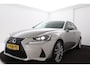 Lexus IS 300h Hybrid | Navigatie | 19" Velgen | PDC V+A | Voorruitverwarming |
