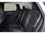 Volvo XC60 Recharge T6 AWD Plus Dark - LONG RANGE - Luchtvering - Panorama/schuifdak - IntelliSafe Assist & Surround - 360º Camera - Harman/Kardon audio - Adaptieve LED koplampen - Verwarmde voorstoelen, stuur & achterbank - Parkeersensoren voor & achter - Elektr. bedienb. voorstoelen met geheugen - Draadloze tel. lader - Extra getint glas - Elektr. inklapbare trekhaak - 21' LMV