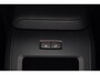 Volvo XC60 Recharge T6 AWD Plus Dark - LONG RANGE - Luchtvering - Panorama/schuifdak - IntelliSafe Assist & Surround - 360º Camera - Harman/Kardon audio - Adaptieve LED koplampen - Verwarmde voorstoelen, stuur & achterbank - Parkeersensoren voor & achter - Elektr. bedienb. voorstoelen met geheugen - Draadloze tel. lader - Extra getint glas - Elektr. inklapbare trekhaak - 21' LMV
