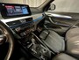 BMW X1 xDrive25e High Executive M Sport 18"/Panoramadak/Head-up/Adaptieve cruise/Sportstoelen/Stoelverwarming/Camera/LED/Keyless/PDC v+a