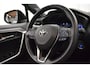 Toyota RAV4 2.5 Hybrid AWD Bi-Tone Innovation Panodak Trekhaak 1650kg Camera