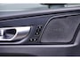 Volvo XC60 2.0 Recharge T8 | Plus | 2.250 kg trekgewicht! | Long Range Accu | Panoramadak | Harman Kardon Audio | 360 Camera | Elektrisch bedienbare stoelen| Lederen bekleding | Alarm | Stoel + Stuurverwarming