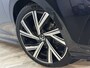 Volkswagen Golf Variant 1.5 eTSI R-Line Virtual | Panorama | LED | Adaptive Cruise | Camera | Navigatie | Stoelverwarming | Apple Carplay Android Auto | Isofix | NAP |