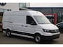 Volkswagen Crafter 30 2.0 TDI L3H3 Trendline 140PK / 103kW, BPM vrij, achteruitrijcamera, navigatie- en multimediapakket, achterdeuren met vergrote openingshoek, cruise control, LED-laadruimteverlichting, middelhoog dak (h3), stoelbekleding stof robuust "marathon", parkeersensoren voor en achter (pdc), trekhaak met vaste kogel (inclusief aanhangwagenstabilisator), volwaardig reservewiel (inclusief boordgereedschap en krik), DAB+ ontvanger, Apple Carplay / Android Auto, climatic airconditioning etc.