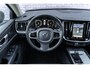 Volvo V60 Cross Country B5 AWD Automaat Pro | Navi | 360 Camera | Stoel-/Achterbank-/Stuurverwarming | Adaptieve Cruise | Standkachel | Full LED Koplampen | BLIS | Harman Kardon Audio | Elek. Stoelen | Dodehoekdetectie | Park Assist | Memory | Getint Glas