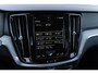 Volvo V60 Cross Country B5 AWD Automaat Pro | Navi | 360 Camera | Stoel-/Achterbank-/Stuurverwarming | Adaptieve Cruise | Standkachel | Full LED Koplampen | BLIS | Harman Kardon Audio | Elek. Stoelen | Dodehoekdetectie | Park Assist | Memory | Getint Glas