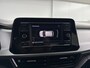 Volkswagen T-Roc 1.5 TSI Life Business DSG Automaat | Climate Control | Parkeersensoren voor + achter | 17'' L.M. Velgen