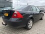 Ford Mondeo 1.8-16V Futura, climatronic, cruisecontrol, navigatie, trekhaak, nieuwe APK, nette auto met rondom nieuwe remmen.
