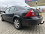 Ford Mondeo 1.8-16V Futura, climatronic, cruisecontrol, navigatie, trekhaak, nieuwe APK, nette auto met rondom nieuwe remmen.
