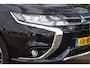 Mitsubishi Outlander 2.0 PHEV Premium 203PK 4WD | NL-Auto | Camera | Trekhaak | Carplay | Standkachel | Keyless | Stoel- & stuurverwarming | Allweathers | LED / Xenon