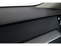 Volvo XC60 T8 Recharge AWD Ultimate Dark Volvo XC60 T8 Plug-in hybrid AWD Ultimate Dark - LONG RANGE - Panorama/schuifdak - IntelliSafe Assist & Surround - 360º Camera - Verwarmde voorstoelen, stuur & achterbank - Parkeersensoren voor & achter - Elektr. bedienb. voorstoelen met geheugen - Draadloze tel. lader - Head up display - Extra getint glas - 20' LMV