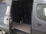 Mercedes-Benz Sprinter 319 CDI L2 H2 Select | Aut. | Navigatie | Airco | Stoelverwarming | Achteruitrijcamera | Distronic | Dodehoekassistent | Geveerde Comfortstoel en bijrijdersbank | Trekhaakvoorbereiding 3500kg | Certified |