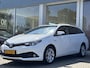 Toyota Auris Touring Sports 1.8 Hybrid | Navigatie | Trekhaak | Camera | Cruise Controle | 1ste eigenaar en 100% dealer onderhouden