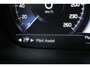 Volvo V60 B3 Mild Hybrid Momentum Advantage | Lederen Bekleding | Adaptieve Cruise Control Met Pilot Assist | Stuurverwarming | Stoelverwarming | Parkeersensoren Voor & Achter | Achteruitrijcamera | DAB+| Apple CarPlay/Android Auto | 17" Lichtmetalen Velgen | Connected Services Met Volvo On Call