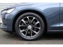 Volvo V60 B3 Mild Hybrid Momentum Advantage | Lederen Bekleding | Adaptieve Cruise Control Met Pilot Assist | Stuurverwarming | Stoelverwarming | Parkeersensoren Voor & Achter | Achteruitrijcamera | DAB+| Apple CarPlay/Android Auto | 17" Lichtmetalen Velgen | Connected Services Met Volvo On Call