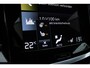 Volvo V60 B3 Mild Hybrid Momentum Advantage | Lederen Bekleding | Adaptieve Cruise Control Met Pilot Assist | Stuurverwarming | Stoelverwarming | Parkeersensoren Voor & Achter | Achteruitrijcamera | DAB+| Apple CarPlay/Android Auto | 17" Lichtmetalen Velgen | Connected Services Met Volvo On Call