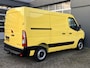 Renault Master T28 2.3 dCi 135 L1H1 Airco Cruise controle Trekhaak 2500kg trekgewicht Achteruitrijcamera Schuifdeur 3-Persoons Euro 6 Navigatiesysteem Telefoonverbinding 1e eigenaar