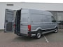 Volkswagen Crafter Bedrijfswagens 35 2.0 TDI 140pk Trendline L3H3 · Trekhaak · Camera · Tussenschot · Cruise Control · P-Sensoren · Garantie t/m 22-12-2028 of 120.000km