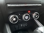 Renault Clio 1.3 TCe 140 Intens EDC AUTOMAAT | Pack Easy Drive Assist | Trekhaak | Stoel + Stuurverwarming | Navigatie | Apple CarPlay/Android Auto | Parkeersensoren V+A | Achteruitrijcamera | VOL