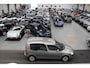 Skoda Roomster 1.4-16V Style Airco, Trekhaak, Isofix, Stuurbekrachtiging