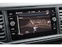 Volkswagen Crafter 35 2.0 TDI L3H2 Exclusive 177PK / 130kW DSG, Hero pakket (spoiler, zonwering, sidebars etc.), achteruitrijcamera (rear view), Apple Carplay & Android Auto, adaptieve cruise control (acc) met Stop & Go, verwarmbare voorruit, alarmsysteem, LED koplampen, bijrijdersbank met opbergvak, parkeersensoren voor + achter, versterkte vering en demping, trekhaak, 17'' LMV hoogglans zwart, BPMvrij