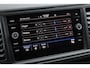 Volkswagen Crafter 35 2.0 TDI L3H2 Exclusive 177PK / 130kW DSG, Hero pakket (spoiler, zonwering, sidebars etc.), achteruitrijcamera (rear view), Apple Carplay & Android Auto, adaptieve cruise control (acc) met Stop & Go, verwarmbare voorruit, alarmsysteem, LED koplampen, bijrijdersbank met opbergvak, parkeersensoren voor + achter, versterkte vering en demping, trekhaak, 17'' LMV hoogglans zwart, BPMvrij