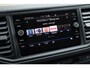 Volkswagen Crafter 35 2.0 TDI L3H2 Exclusive 177PK / 130kW DSG, Hero pakket (spoiler, zonwering, sidebars etc.), achteruitrijcamera (rear view), Apple Carplay & Android Auto, adaptieve cruise control (acc) met Stop & Go, verwarmbare voorruit, alarmsysteem, LED koplampen, bijrijdersbank met opbergvak, parkeersensoren voor + achter, versterkte vering en demping, trekhaak, 17'' LMV hoogglans zwart, BPMvrij