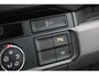 Volkswagen Crafter 35 2.0 TDI L3H2 Exclusive 177PK / 130kW DSG, Hero pakket (spoiler, zonwering, sidebars etc.), achteruitrijcamera (rear view), Apple Carplay & Android Auto, adaptieve cruise control (acc) met Stop & Go, verwarmbare voorruit, alarmsysteem, LED koplampen, bijrijdersbank met opbergvak, parkeersensoren voor + achter, versterkte vering en demping, trekhaak, 17'' LMV hoogglans zwart, BPMvrij