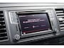 Volkswagen Transporter 2.0 TDI L2H1 Highline 102PK / 75kW, Highline, achterdeuren met ruit en wisser, navigatie, multifunctioneel lederen stuurwiel, parkeersensoren voor en achter (pdc), trekhaak, voorruit verwarming, cruise control, licht en regensensor, airco